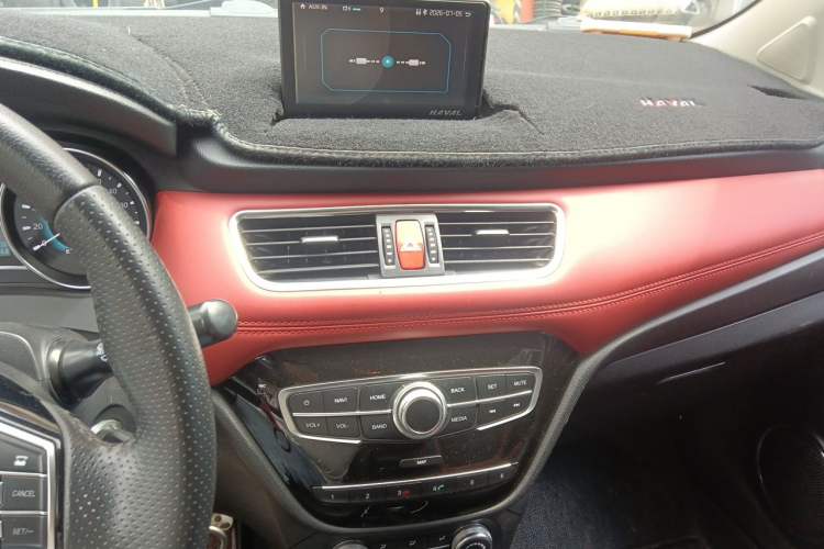Used Haval H1 2016 Blue Label 1.5L Manual Luxury Model Audio And AC Panel
