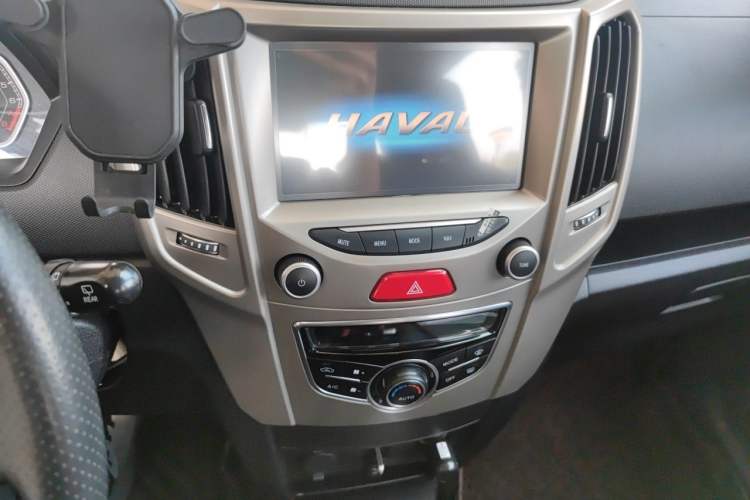 Used Haval H1 2016 Red-Label 1.5L AMT Luxury Model Audio And AC Panel