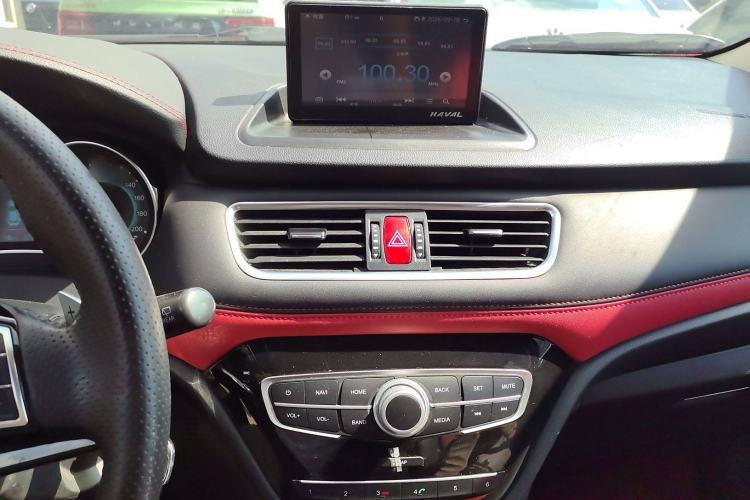 Used Haval H1 2016 Blue Label 1.5L AMT Luxury Model Audio And AC Panel