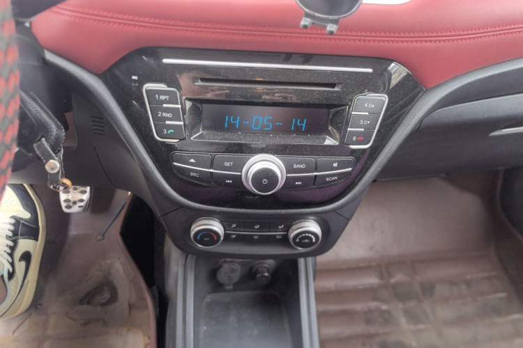 Used Haval H1 2016 Blue Label 1.5L Manual Urban Model Audio And AC Panel