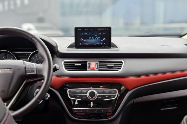Used Haval H1 2016 Revised Version Blue Badge 1.5L AMT Luxury Edition Audio And AC Panel