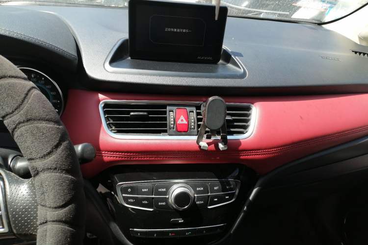 Used Haval H1 2016 Revised Version Blue Badge 1.5L AMT Comfort Edition Audio And AC Panel