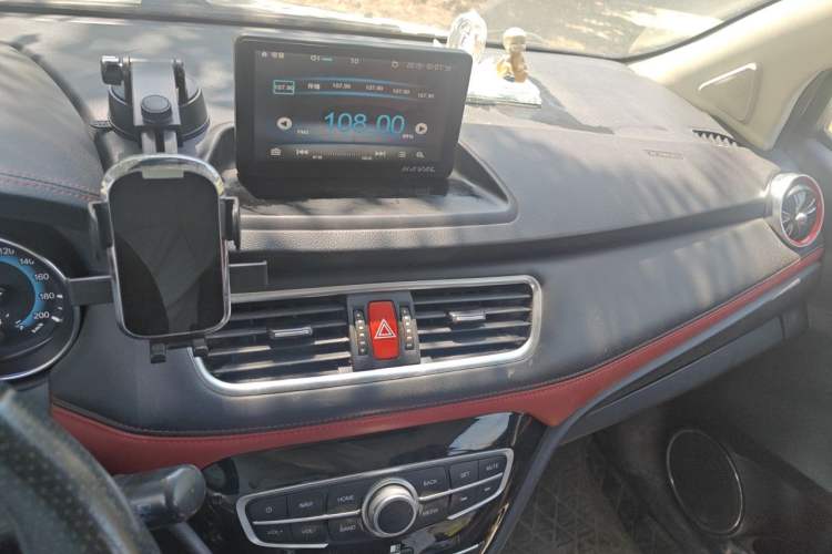 Used Haval H1 2016 Revised Version Blue Badge 1.5L Manual Luxury Edition Audio And AC Panel