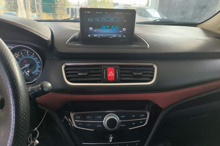 Used Haval H1 2016 Revised Version Blue Badge 1.5L Manual Comfort Edition Audio And AC Panel