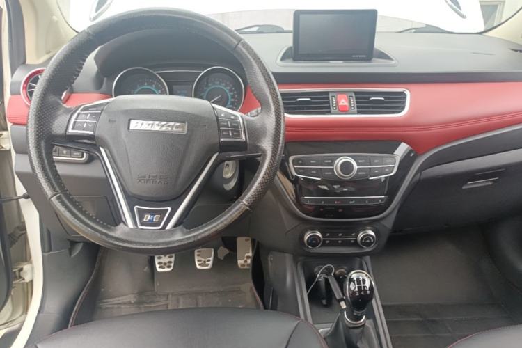 Used Haval H1 2016 Blue Label 1.5L Manual Luxury Model Center Console