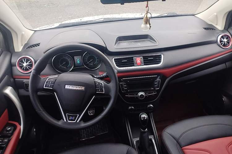 Used Haval H1 2016 Revised Version Blue Badge 1.5L Manual Standard Edition Center Console