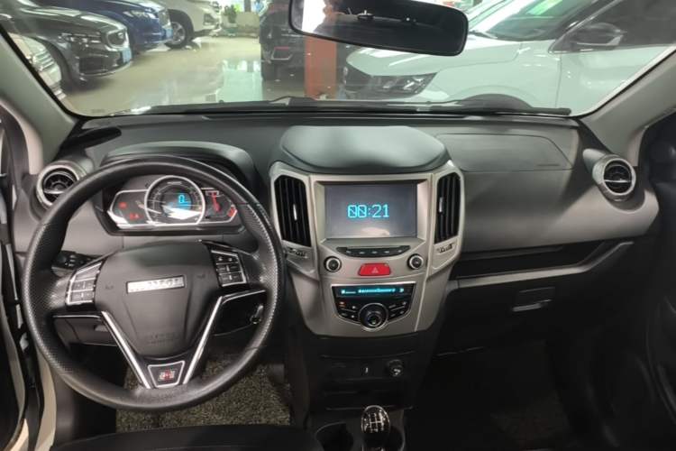 Used Haval H1 2016 Red Label 1.5L Manual Comfort Edition Center Console
