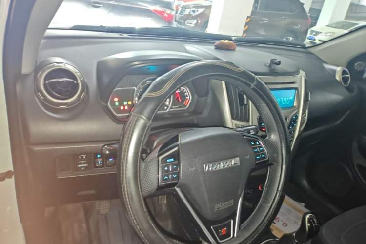Used Haval H1 2016 Red Label 1.5L Manual Comfort Edition Center Console