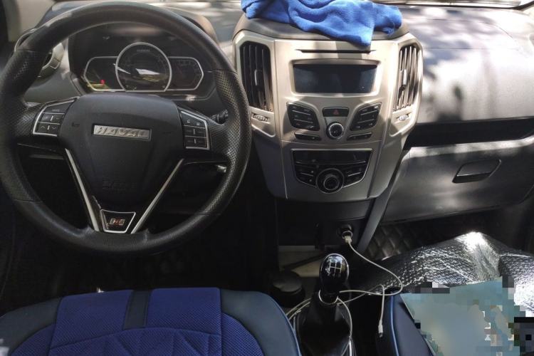 Used Haval H1 2016 Red Label 1.5L Manual Comfort Edition Center Console
