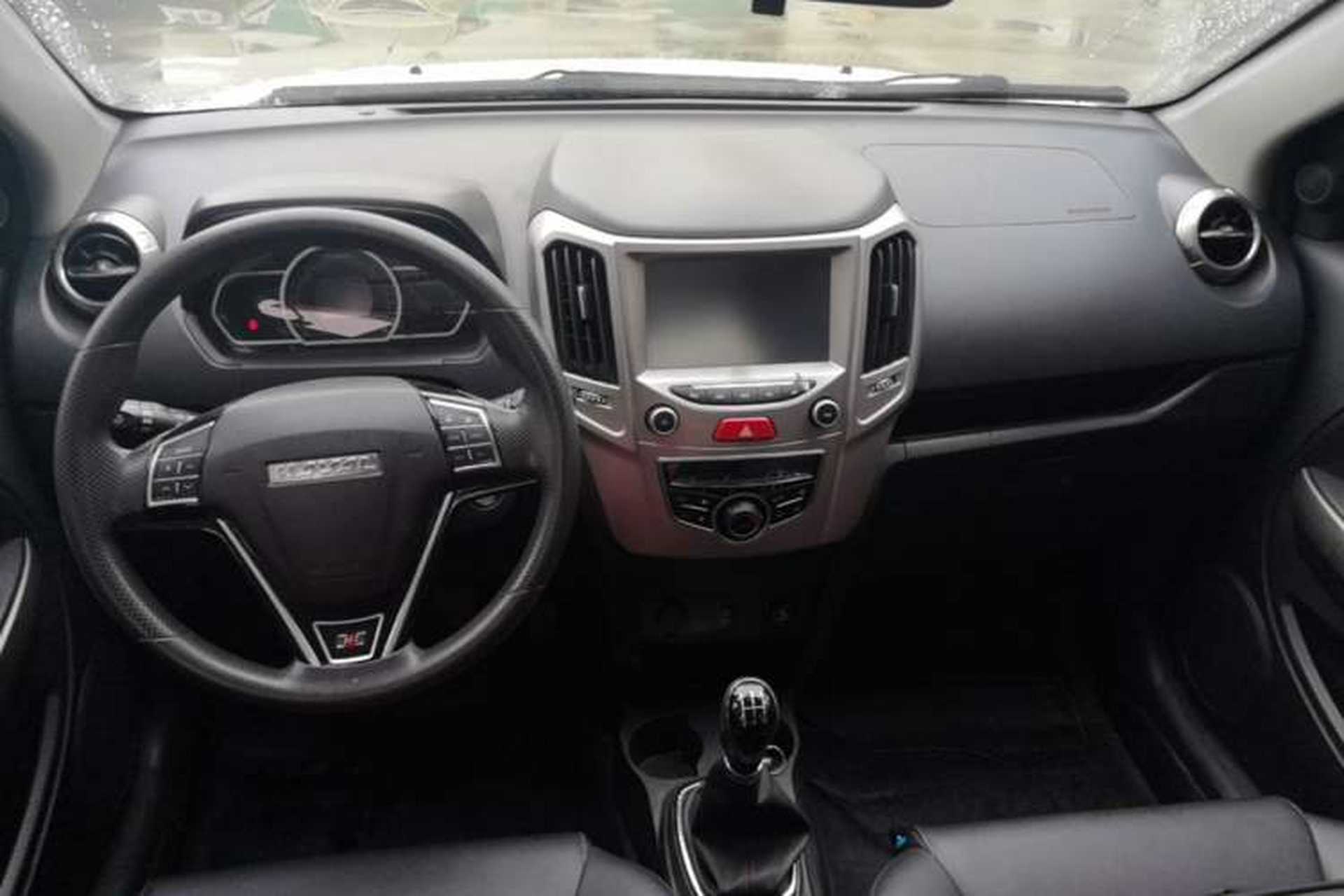Used Haval H1 2016 Red Label 1.5L Manual Luxury Model Center Console