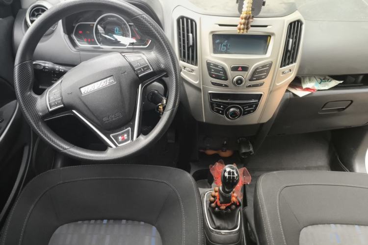 Used Haval H1 2016 Red Label 1.5L Manual Comfort Edition Center Console