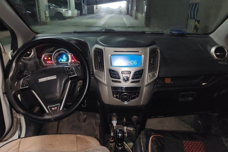 Used Haval H1 2016 Red Label 1.5L Manual Comfort Edition Center Console