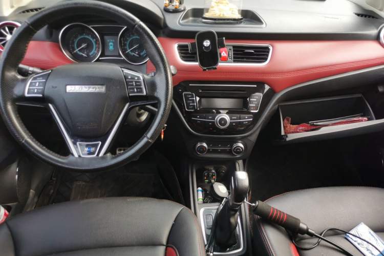 Used Haval H1 2016 Blue Label 1.5L AMT Urban Model Center Console