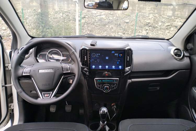 Used Haval H1 2016 Red Label 1.5L Manual Comfort Edition Center Console