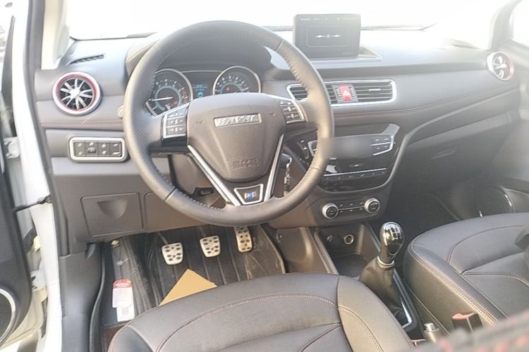 Used Haval H1 2016 Revised Version Blue Badge 1.5L Manual Luxury Edition Center Console