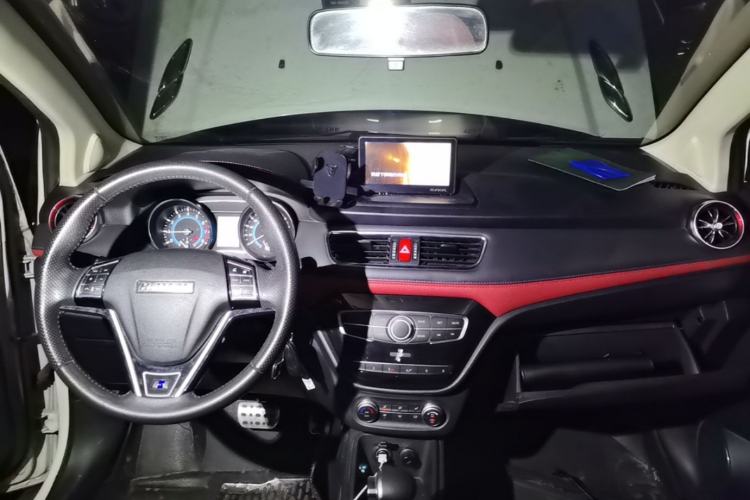 Used Haval H1 2016 Revised Version Blue Badge 1.5L AMT Luxury Edition Center Console