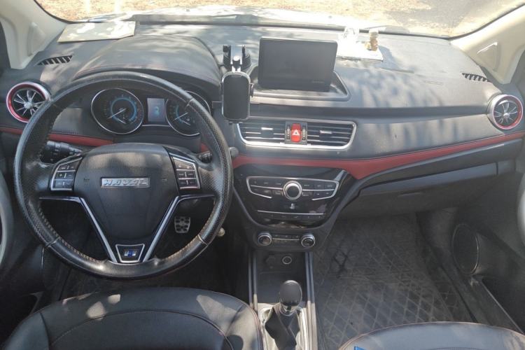 Used Haval H1 2016 Revised Version Blue Badge 1.5L Manual Luxury Edition Center Console
