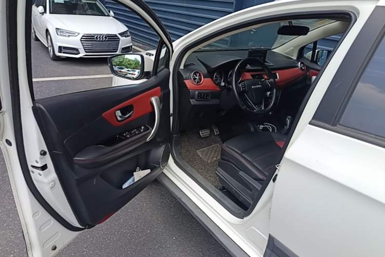 Used Haval H1 2016 Blue Label 1.5L AMT Luxury Model Driver Seat