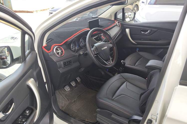 Used Haval H1 2016 Revised Version Blue Badge 1.5L Manual Luxury Edition Driver Seat