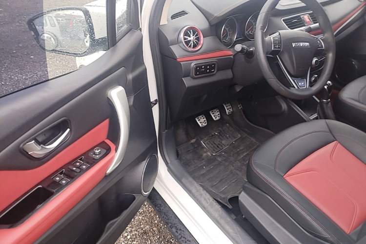 Used Haval H1 2016 Revised Version Blue Badge 1.5L Manual Standard Edition Driver Seat