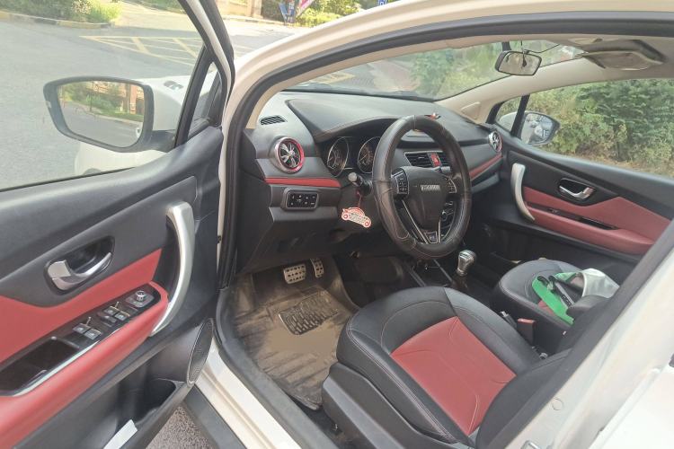 Used Haval H1 2016 Revised Version Blue Badge 1.5L AMT Standard Edition Driver Seat