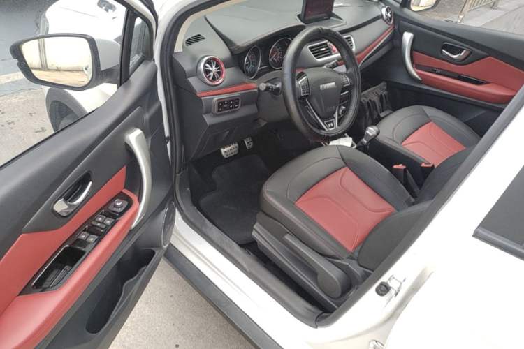 Used Haval H1 2016 Revised Version Blue Badge 1.5L AMT Luxury Edition Driver Seat