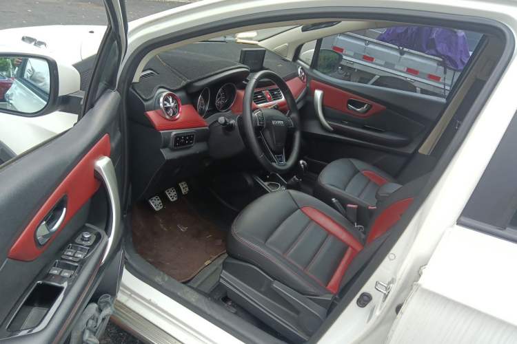 Used Haval H1 2016 Blue Label 1.5L Manual Luxury Model Driver Seat