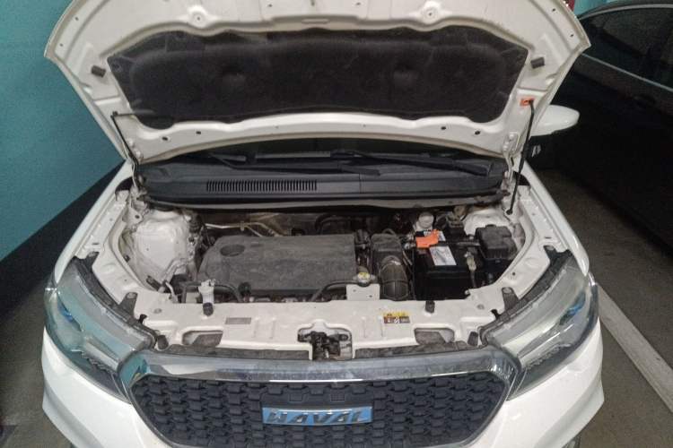 Used Haval H1 2016 Revised Version Blue Badge 1.5L AMT Luxury Edition Engine Bay