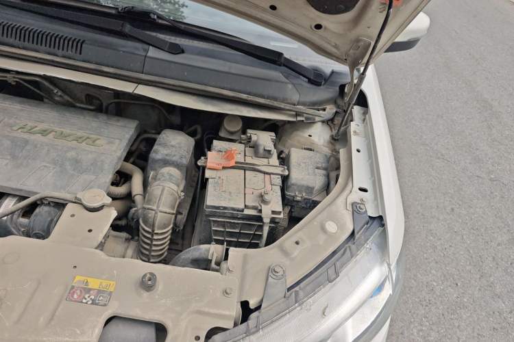 Used Haval H1 2016 Blue Label 1.5L AMT Luxury Model Engine Bay Left