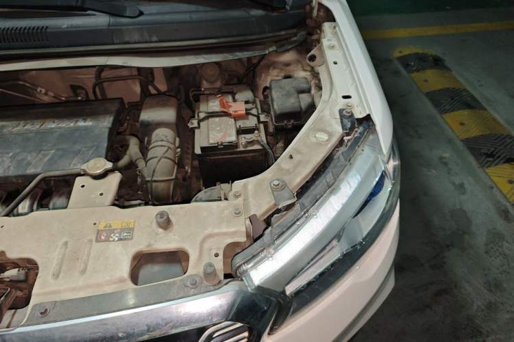 Used Haval H1 2016 Blue Label 1.5L Manual Luxury Model Engine Bay Left