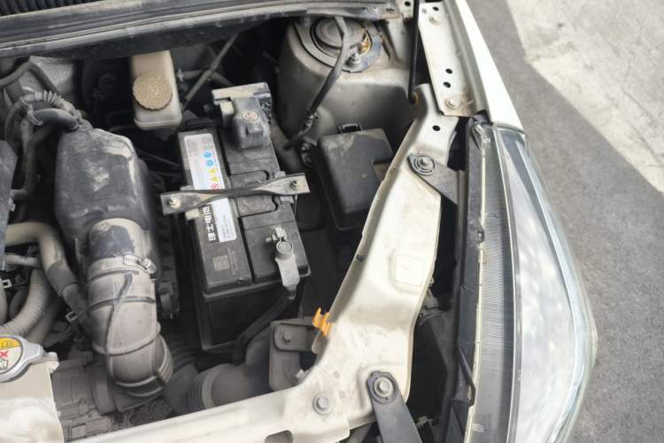 Used Haval H1 2016 Red Label 1.5L Manual Comfort Edition Engine Bay Left