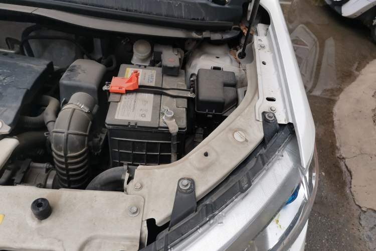 Used Haval H1 2016 Revised Version Blue Badge 1.5L AMT Luxury Edition Engine Bay Left