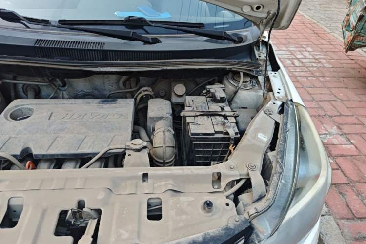 Used Haval H1 2016 Red Label 1.5L AMT Comfort Model Engine Bay Left