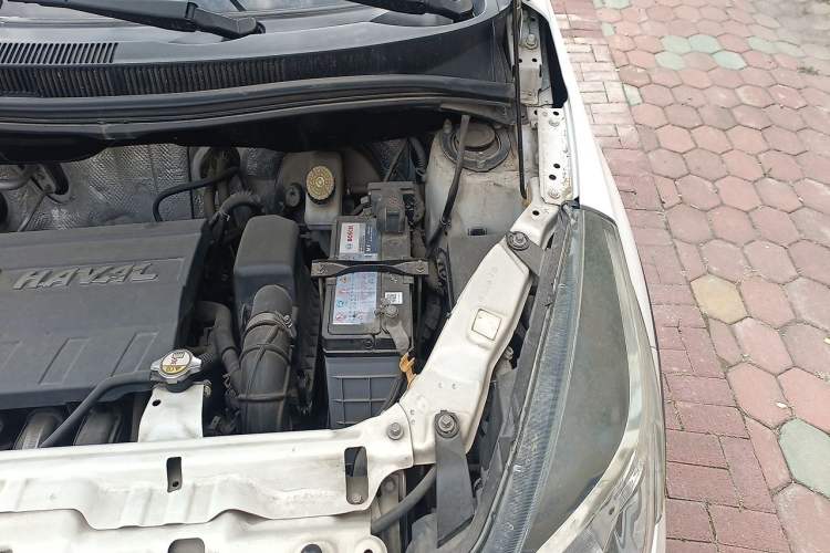 Used Haval H1 2016 Red Label 1.5L Manual Comfort Edition Engine Bay Left