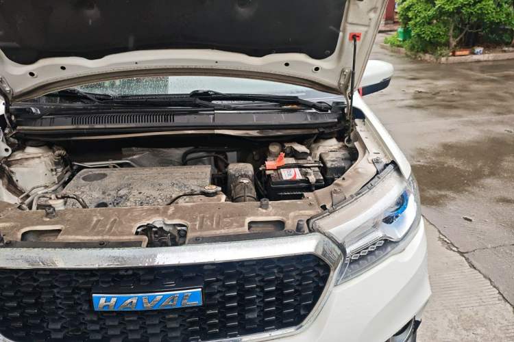 Used Haval H1 2016 Revised Version Blue Badge 1.5L AMT Luxury Edition Engine Bay Left