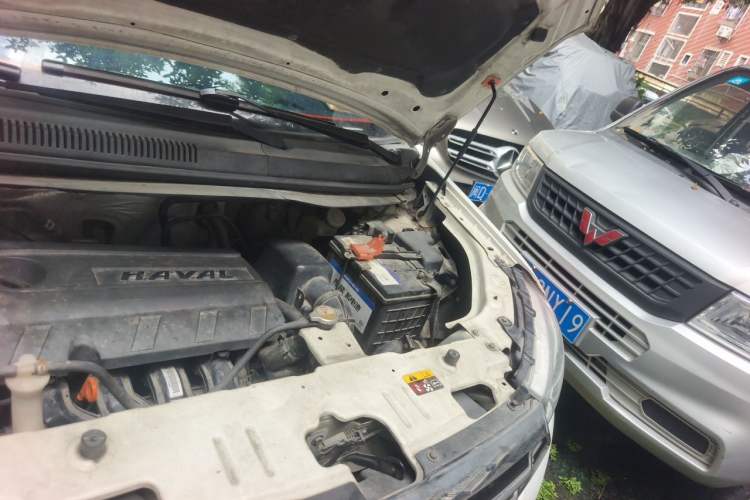 Used Haval H1 2016 Blue Label 1.5L AMT Luxury Model Engine Bay Left
