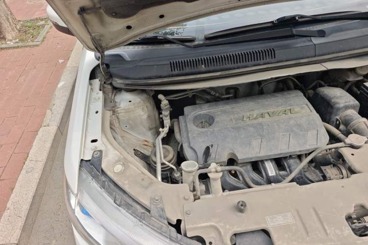 Used Haval H1 2016 Blue Label 1.5L AMT Luxury Model Engine Bay Right