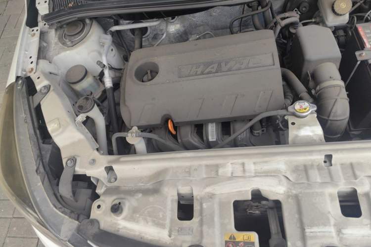 Used Haval H1 2016 Red Label 1.5L Manual Comfort Edition Engine Bay Right