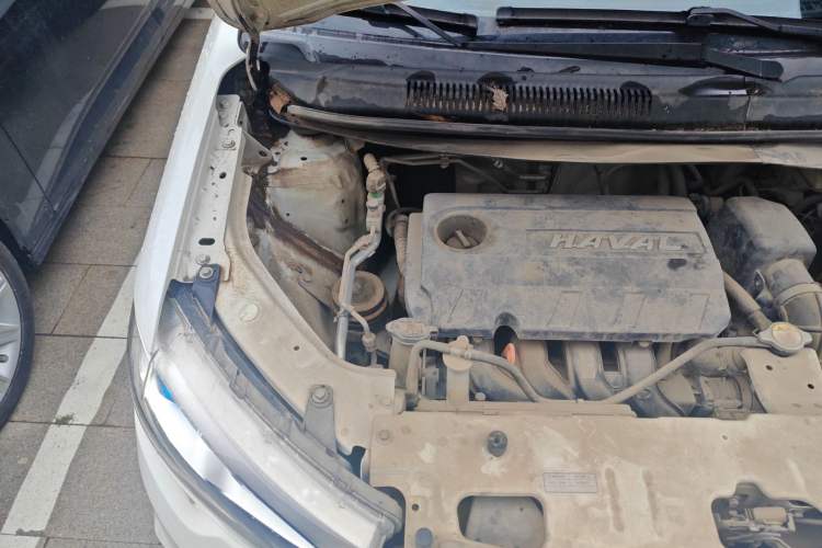 Used Haval H1 2016 Blue Label 1.5L AMT Luxury Model Engine Bay Right