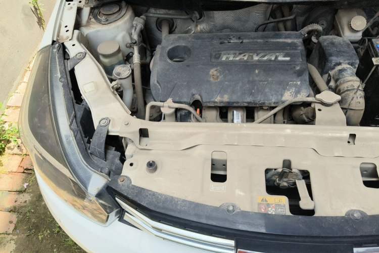 Used Haval H1 2016 Red Label 1.5L Manual Luxury Model Engine Bay Right