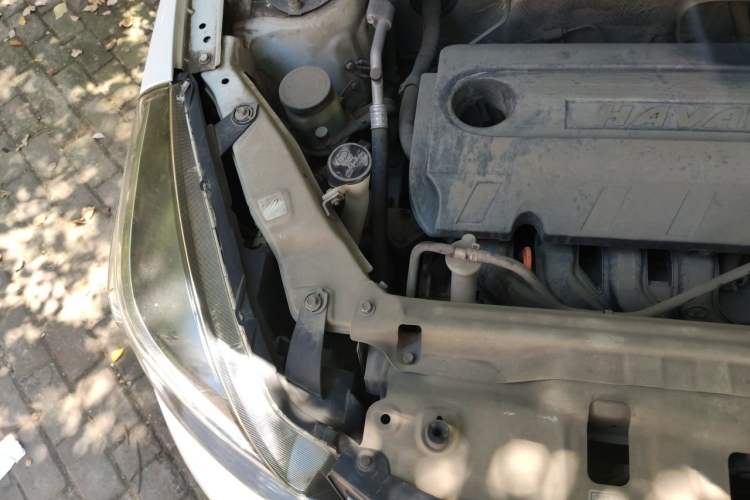 Used Haval H1 2016 Red Label 1.5L Manual Comfort Edition Engine Bay Right