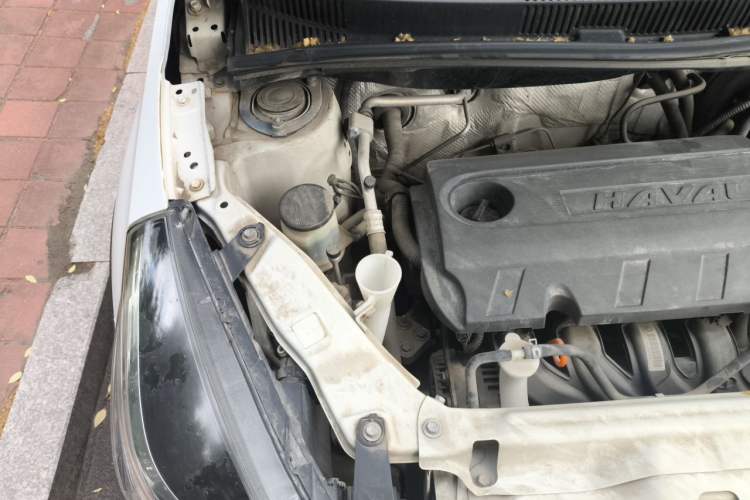 Used Haval H1 2016 Red Label 1.5L Manual Comfort Edition Engine Bay Right