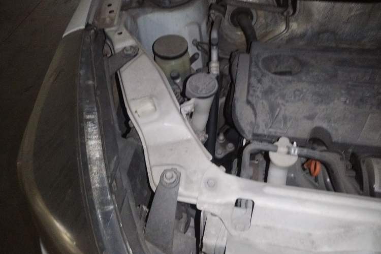 Used Haval H1 2016 Red-Label 1.5L AMT Luxury Model Engine Bay Right