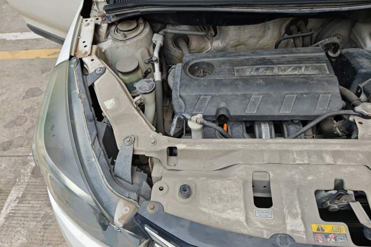 Used Haval H1 2016 Red Label 1.5L Manual Luxury Model Engine Bay Right