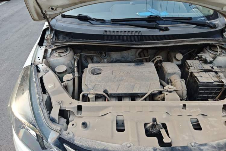 Used Haval H1 2016 Red Label 1.5L AMT Comfort Model Engine Bay Right