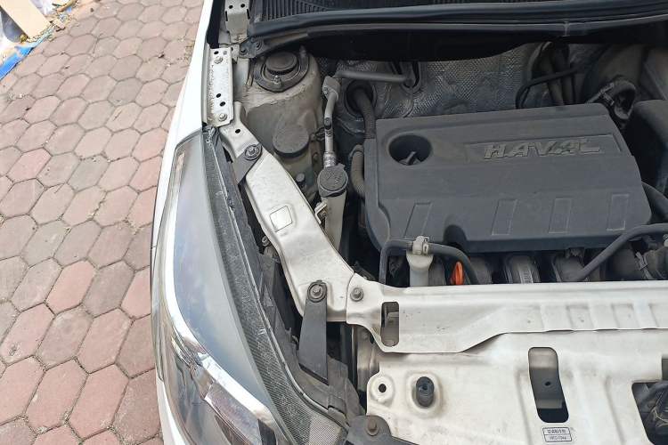 Used Haval H1 2016 Red Label 1.5L Manual Comfort Edition Engine Bay Right