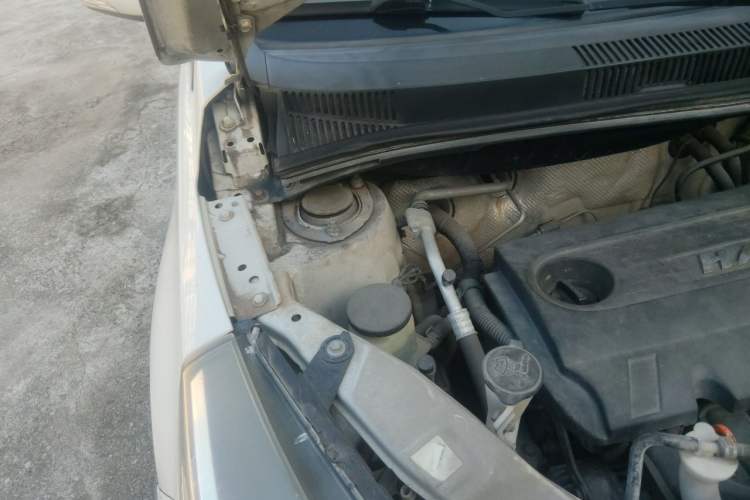 Used Haval H1 2016 Red Label 1.5L Manual Luxury Model Engine Bay Right