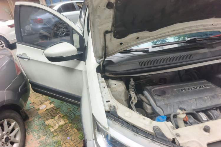 Used Haval H1 2016 Blue Label 1.5L AMT Luxury Model Engine Bay Right