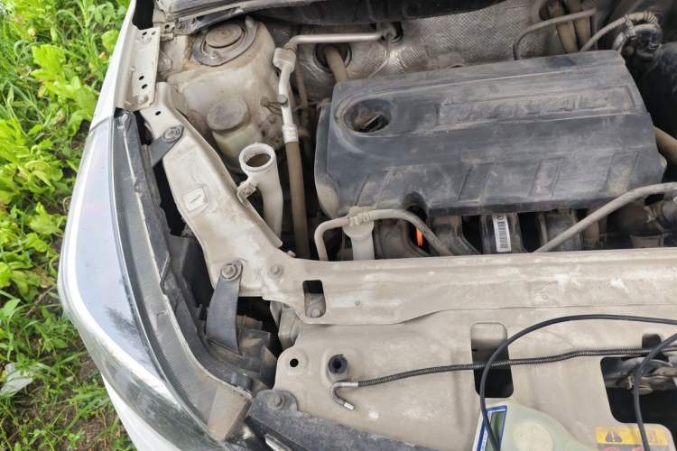 Used Haval H1 2016 Red Label 1.5L AMT Comfort Model Engine Bay Right