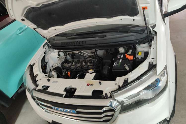 Used Haval H1 2016 Blue Label 1.5L AMT Luxury Model Engine Bay